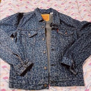 Levi’s denim jacket cheetah print